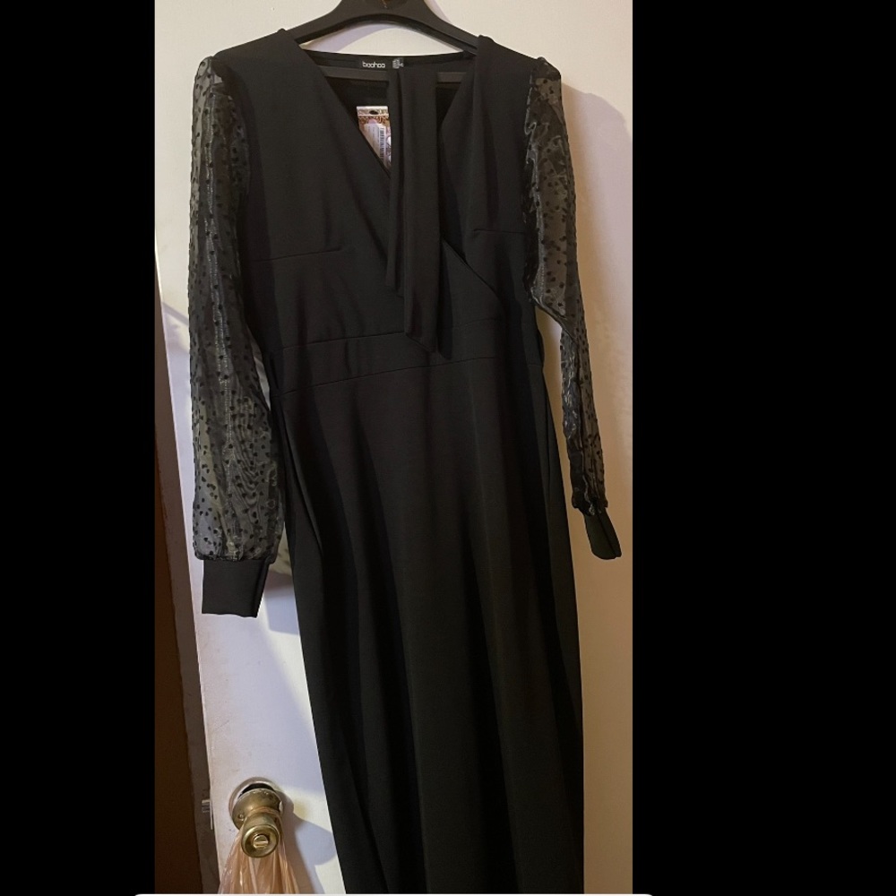 Boohoo black midi dress